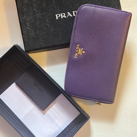 Prada wallet - Picture 2 of 6